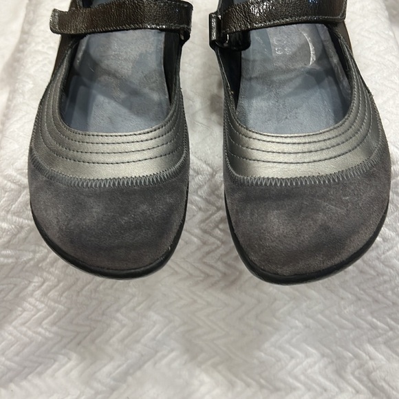 Naot Kirei Suede silver gray Mary Jane Loafer Shoes 40 EU 9 lUS - Picture 10 of 10